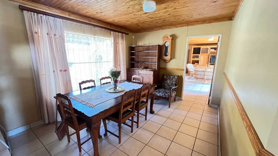 4 Bedroom Property for Sale in Langenhovenpark Free State